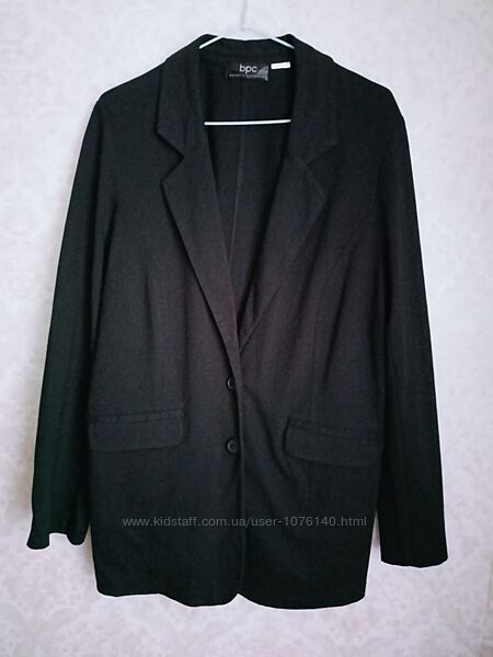 Чорний піджак від бренду bpc bonprix