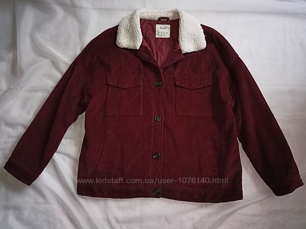 Стильна вельветова куртка кольору бургунді від бренду denimco