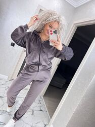 Велюровий спортивний костюм