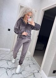 Велюровий спортивний костюм