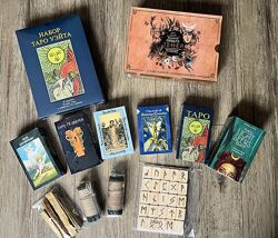 Карты таро, пало санто, руны, свечи