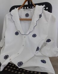 Белая рубашка из поплина с вышивкой от Zara новая коллекция 