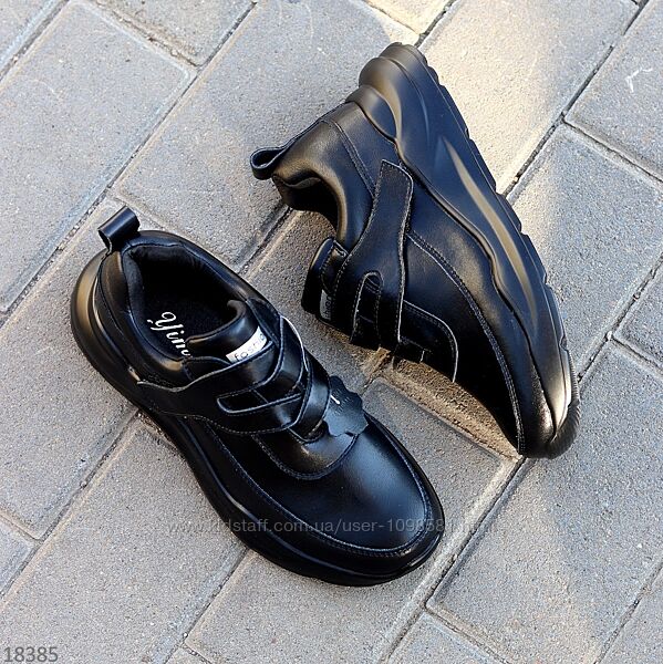 Дизайнерські чорні шкіряні жіночі кросівки на липучках 18385