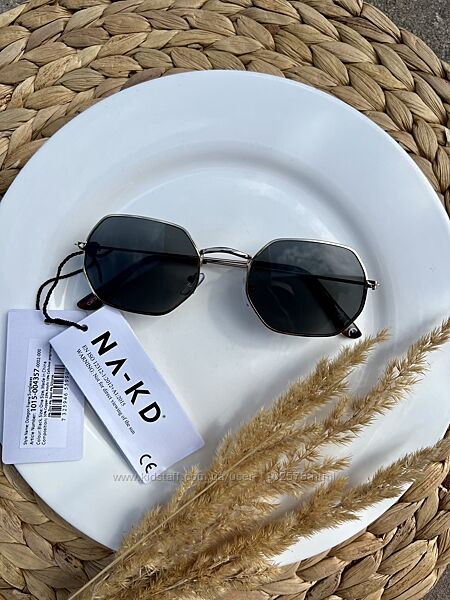 Сонцезахисні окуляри від швецького бренду