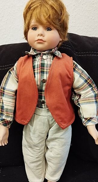 Красивая, немецкая коллекционная кукла Мальчик в жилетке. Высота-47см. 