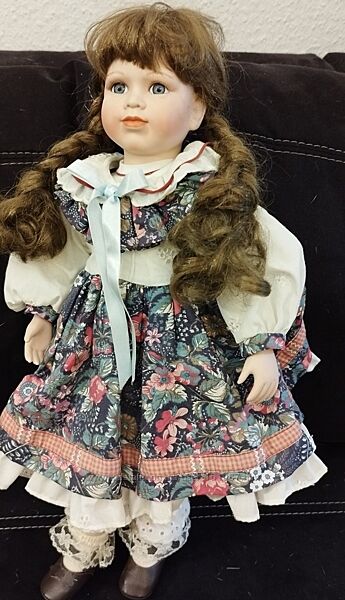 Красивая, немецкая коллекционная кукла Девочка с косичками. Высота-47см. 