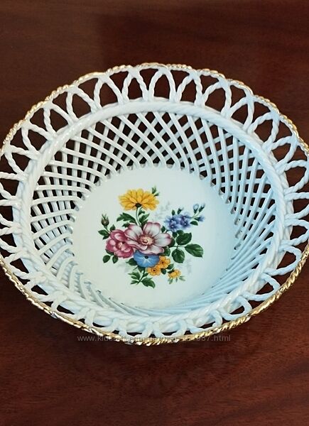 Раритетная ажурная глубокая тарелка под фрукты. Румыния. 80хх. гг. Диаметр-18