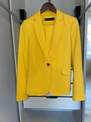 Желтый брючный костюм Zara