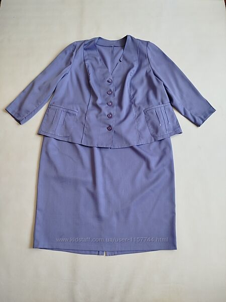 Офисный костюм батал с юбкой.