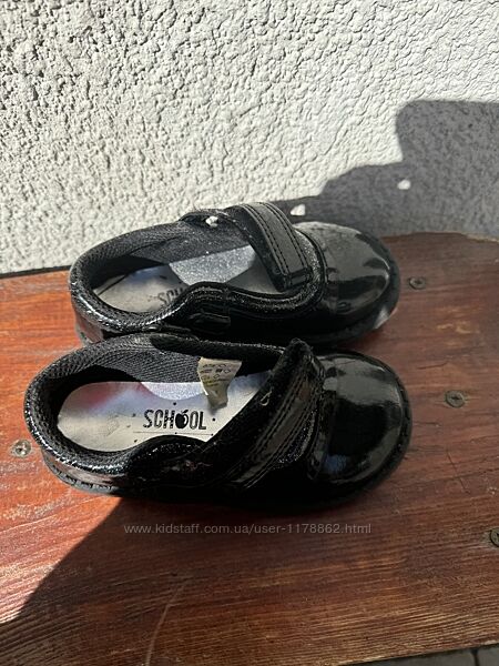 Туфельки на дівчинку