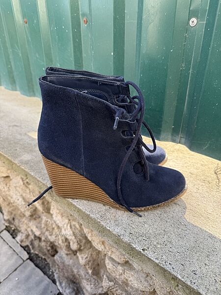 Взуття жіноче 