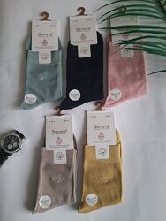 Шкарпетки жіночі бамбукові однотонні з вишивкою парфумовані преміум якість