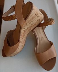 Босоножки кожаные Collection M&S uk-6,5 размер