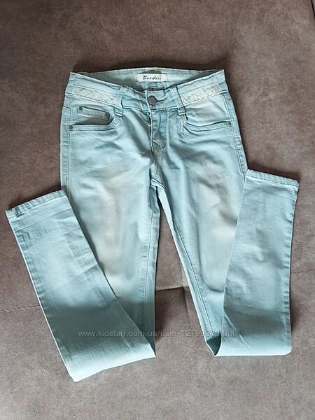 Стильные фирменные женские джинсы, р. XS