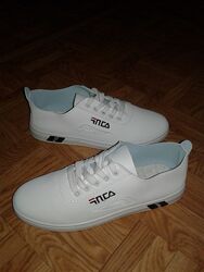 Кроссовки женские 