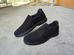 Мужские летние кожаные туфли на резинке с перфорацией черные 