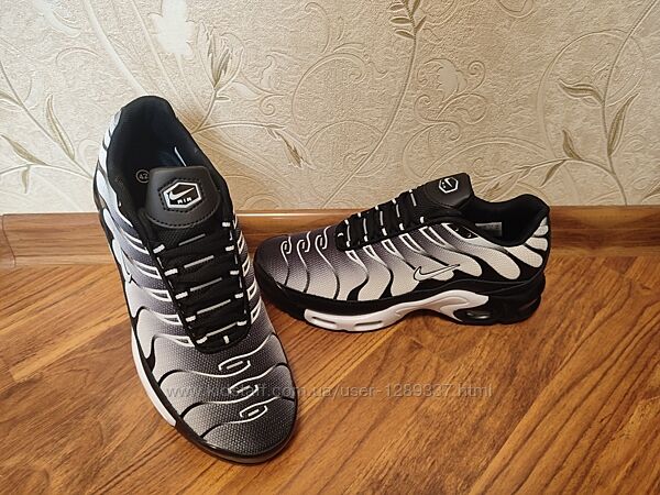 Мужские кроссовки Nike Air Max Plus Tn Black White 