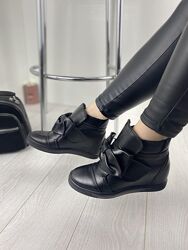 Сникерсы женские 2415 чёрные весна-осень кожа натуральная