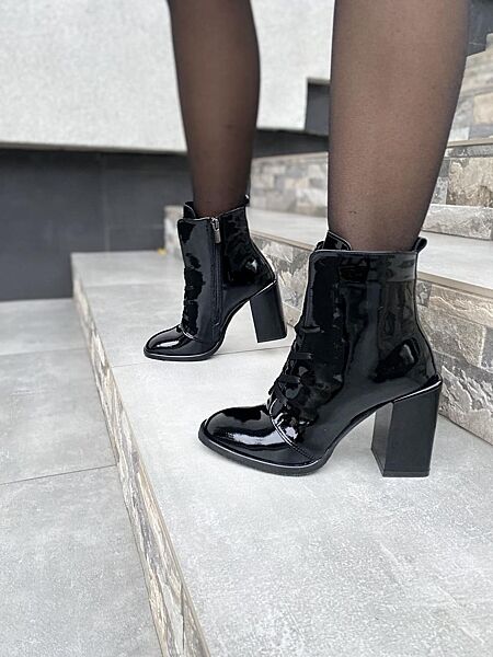 Ботинки женские ARLEN БН-9556/1380 чёрные весна-осень кожа лакированая нату