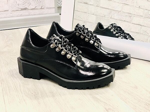 Туфлі жіночі EFA T29 чорні весна-осінь шкіра лакированая натуральна