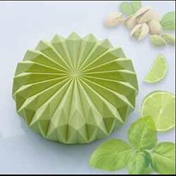 Муссовый торт Лайм-Фисташка-Базилик Александра Овешкова