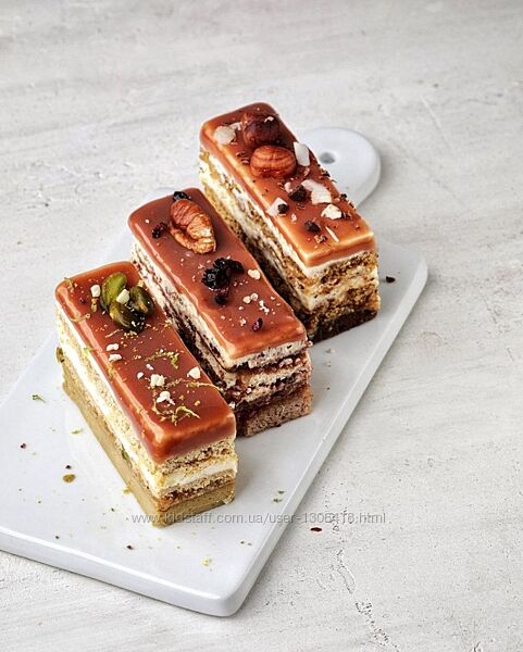 Нарезные ореховые пирожные Дарья Салити