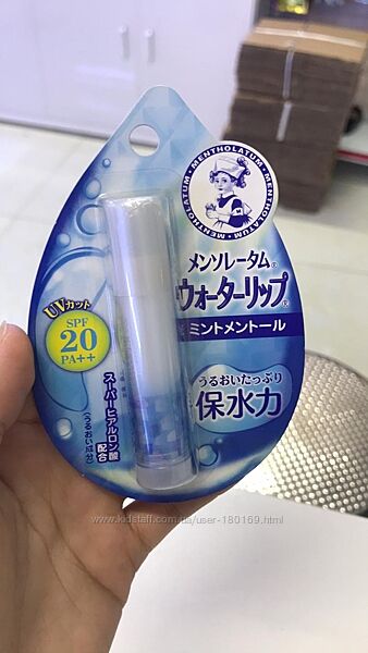 Японский увлажняющий мятный гиалуроновый бальзам для губ Mentholatum