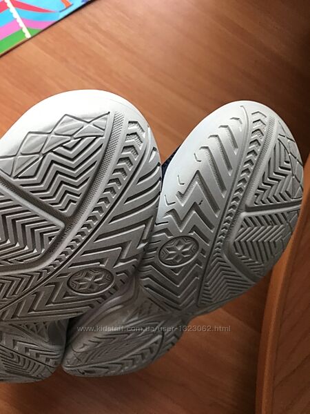 Кросівки ASICS 33 р. Оригінал Устілка 21 см.