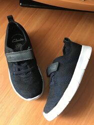 Кросівки Clarks 27,5 р. Устілка 17 см.