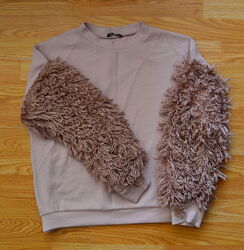 Нюдовый свитер с интересными рукавами Busem