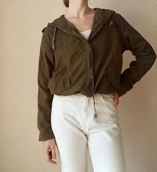Куртка легкая ветровка цвета хаки 