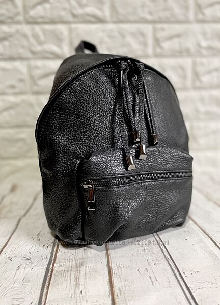 Шкіряний рюкзак середнього розміру чорний Італія Нова колекція