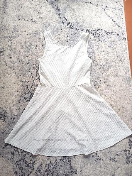 Брендовое белое платье трапеция H&M, 12 размера.