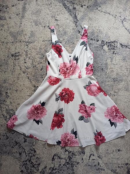 Брендовое летнее платье сарафан трапеция с декольте Primark, 12 размера. 