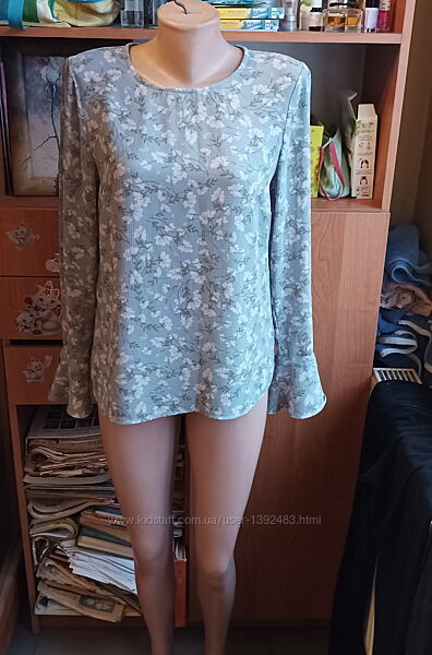Цветочная серая шифоновая блузка new look m