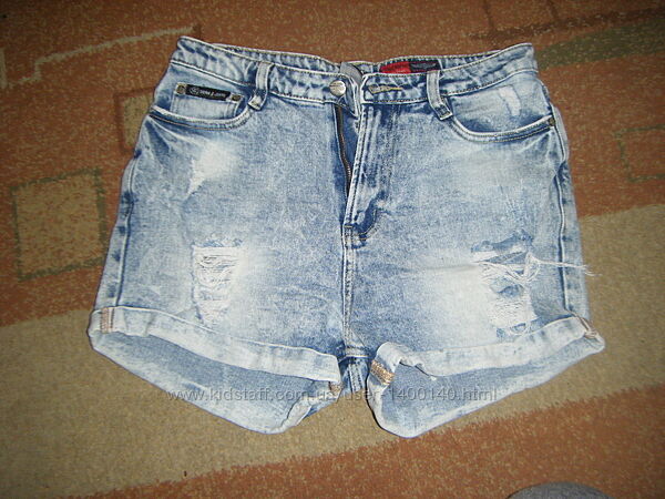 Комфортные рваные джинсовые шорты с отворотом, размер 30