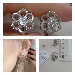 Срібні сережки квітка з фіанітами англійська застібка