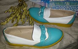 Яркие летние лоферы с декоративной перфорацией размер 36,5