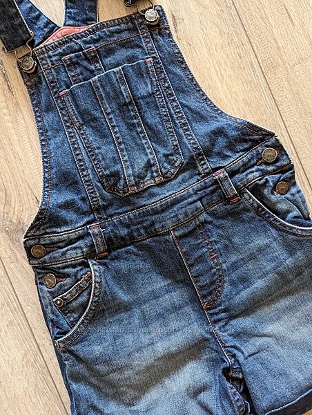 Летние джинсовые шорты  полукомбинезон Fatface  8-9 лет 134-140 см