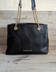 Черная женская сумка-тоут на плечо б/у Valentino
