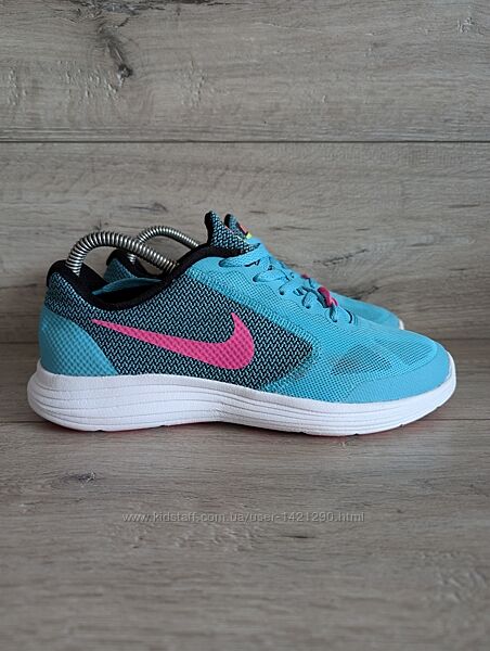 Беговые кроссовки б/у Найк Nike Revolution 3 38 р 25 см