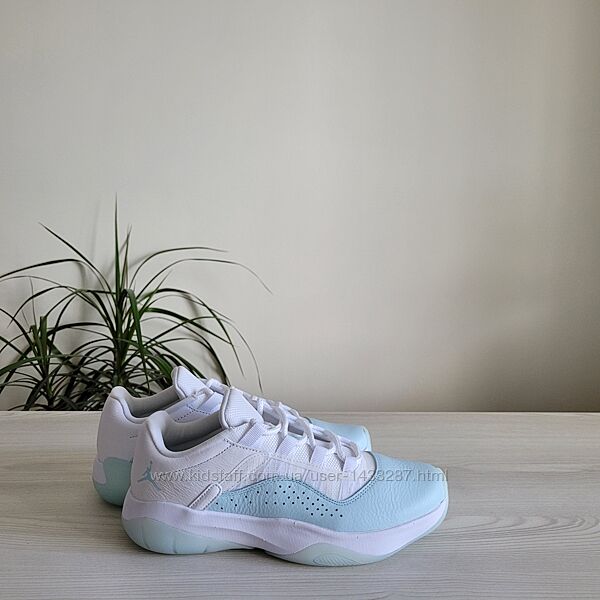 Кросівки шкіряні Оригінал Nike Jordan 11 cmft love рр.37.5,38