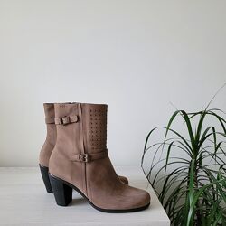 Напівчобітки шкіряні Оригінал Ecco Touch 75 263533 рр.40