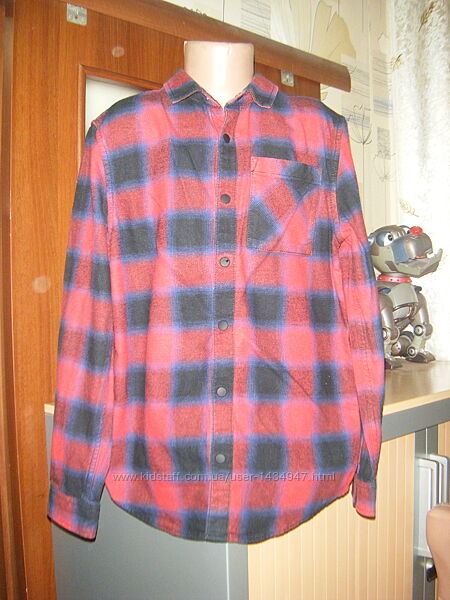 Рубашка теплая с длинным рукавом в клетку на парня 10-11 лет, рост 146 см