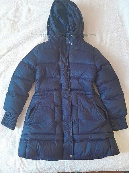 Синя зимова куртка для дівчинки.