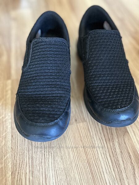 Skechers кросівки розмір 36,5