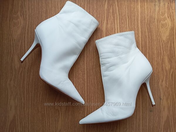 Сапоги белые Zara Basic Collection, р. 38