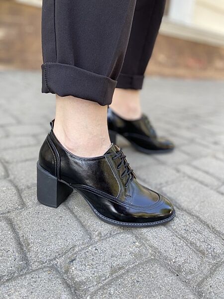 Туфли женские кожаные лаковые на шнурках широкий каблук натуральная кожа