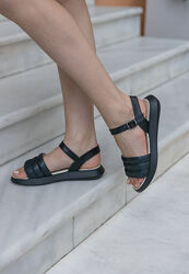 Босоніжки чорні шкіряні з відливом v7-110-30