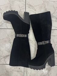 Чоботи жіночі 